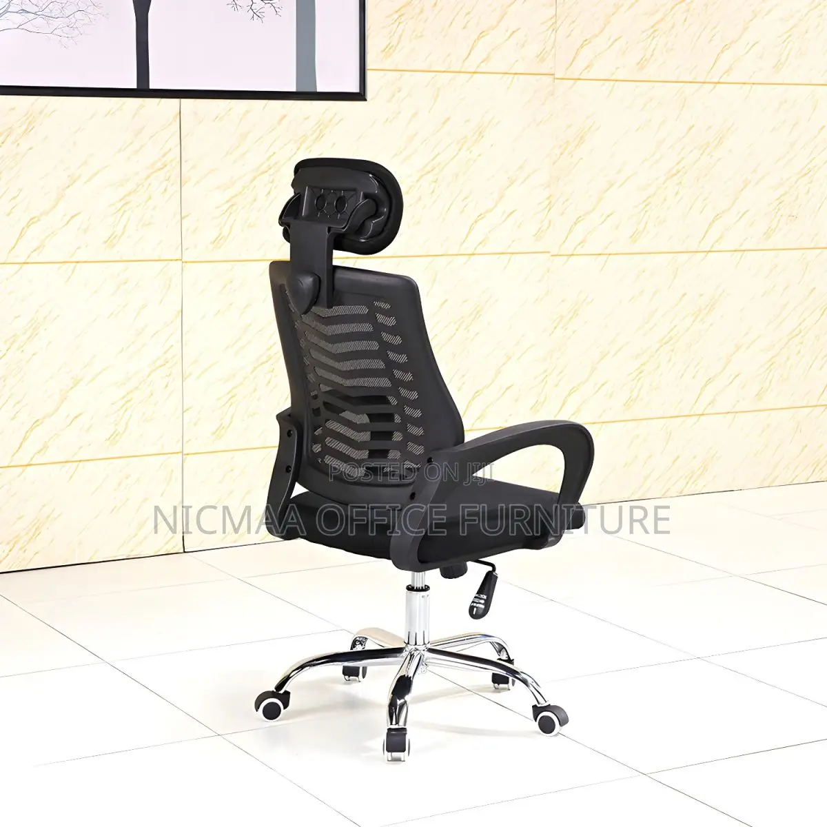 Office Seat: With Headrest Ergonomic Mesh Black Seat