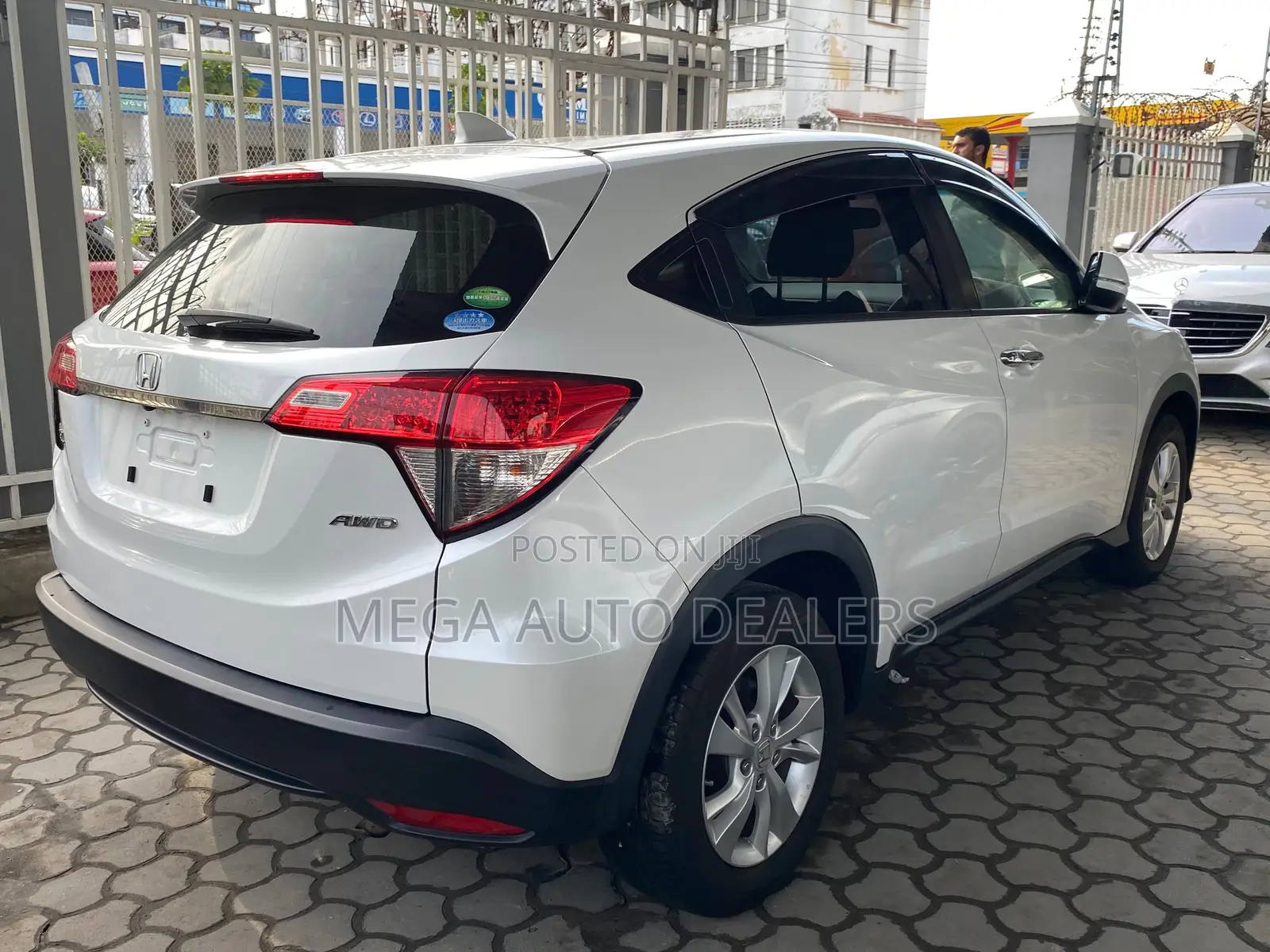Honda Vezel 2018 White