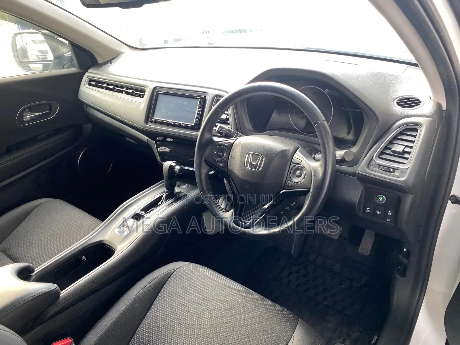 Honda Vezel 2018 White