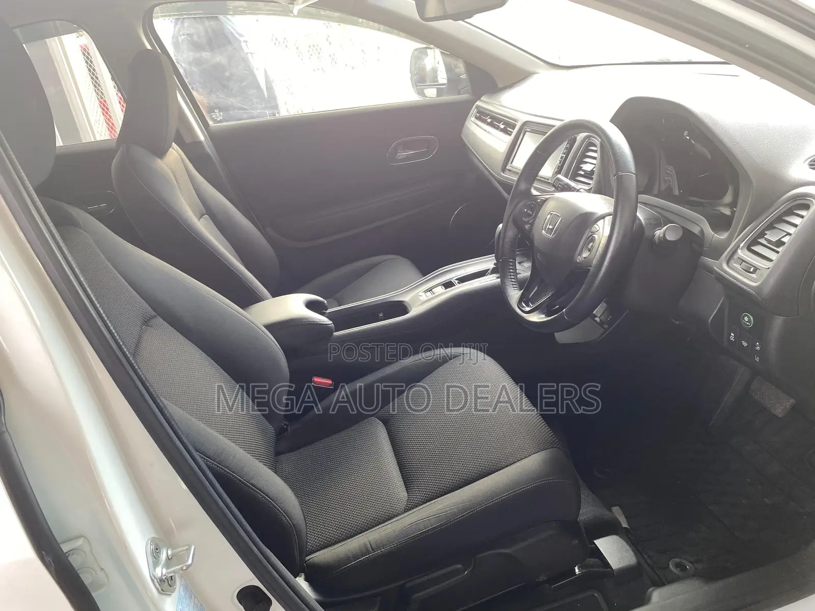 Honda Vezel 2018 White