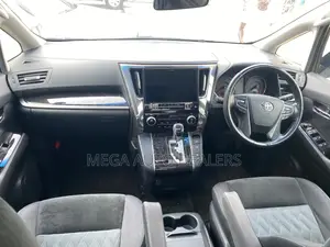 Toyota Alphard 2018 White
