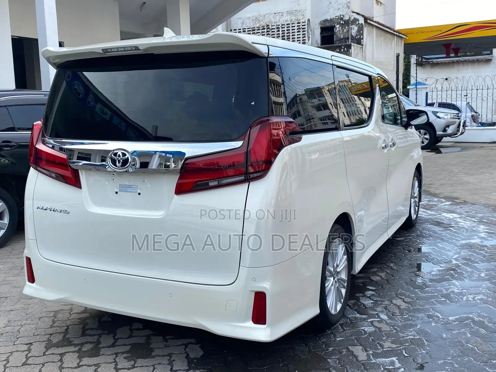 Toyota Alphard 2018 White
