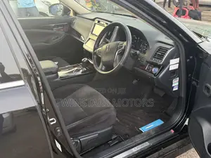 Toyota Crown 2018 Black