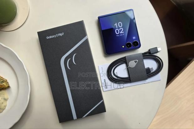 New Samsung Galaxy Z Flip7 512 GB White - main view