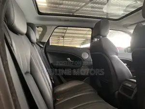 Land Rover Range Rover Evoque HSE 4x4 5-Door 2018 White