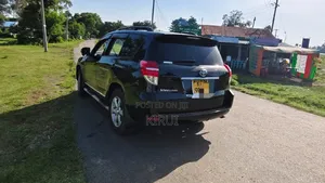 Toyota Vanguard 2011 Black