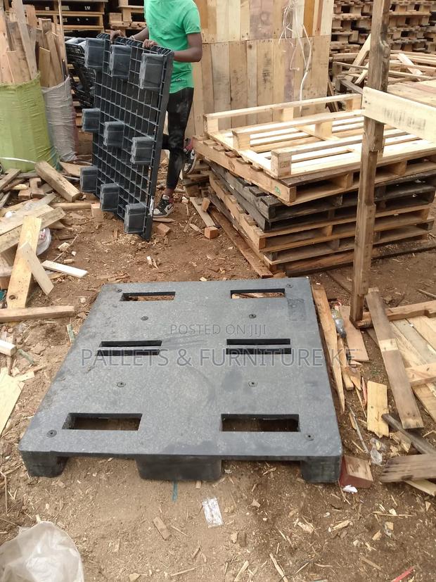 Durable,Impact-resistant Plastic Pallet - main view