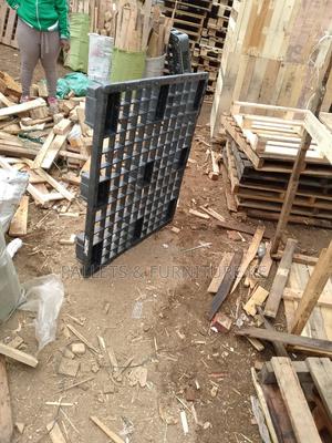 Firm Lift Plastic Pallet - thumbnail 2
