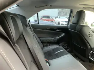 Toyota Crown 2018 Black