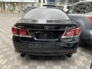 Toyota Crown 2018 Black