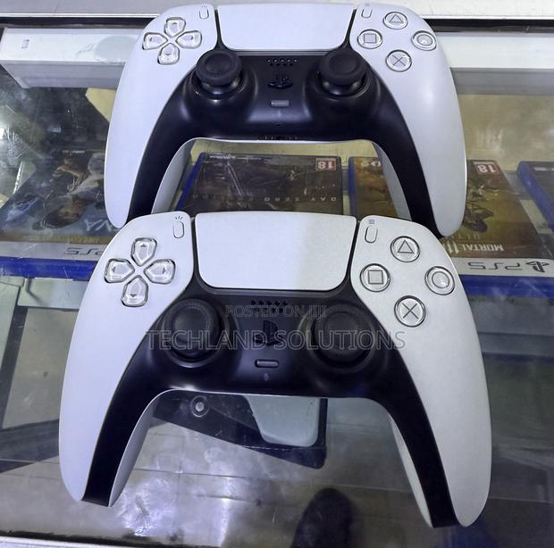 Nearly New Ps5 Used Pads - thumbnail 4