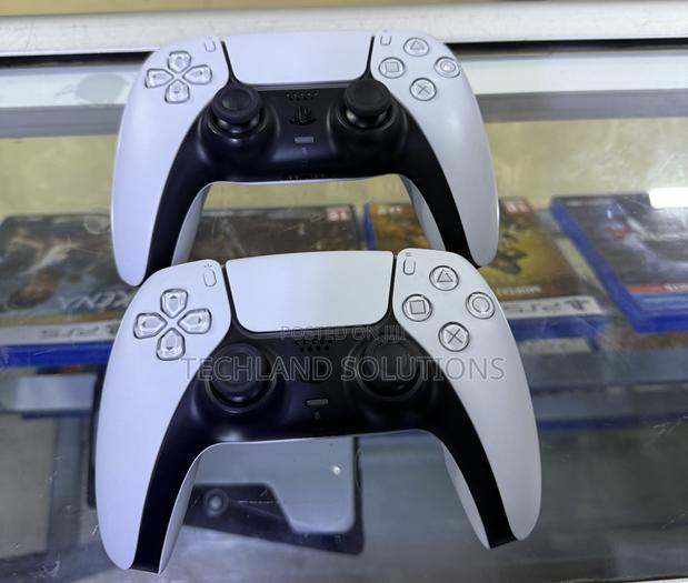 Nearly New Ps5 Used Pads - thumbnail 3