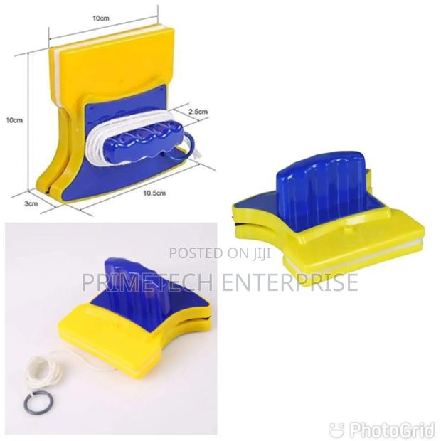 Magnetic Glass Cleaner - main view