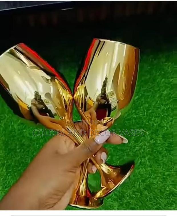 Elegant Gold Glass - main view