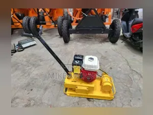 Strong-Vibration Plate Compactor