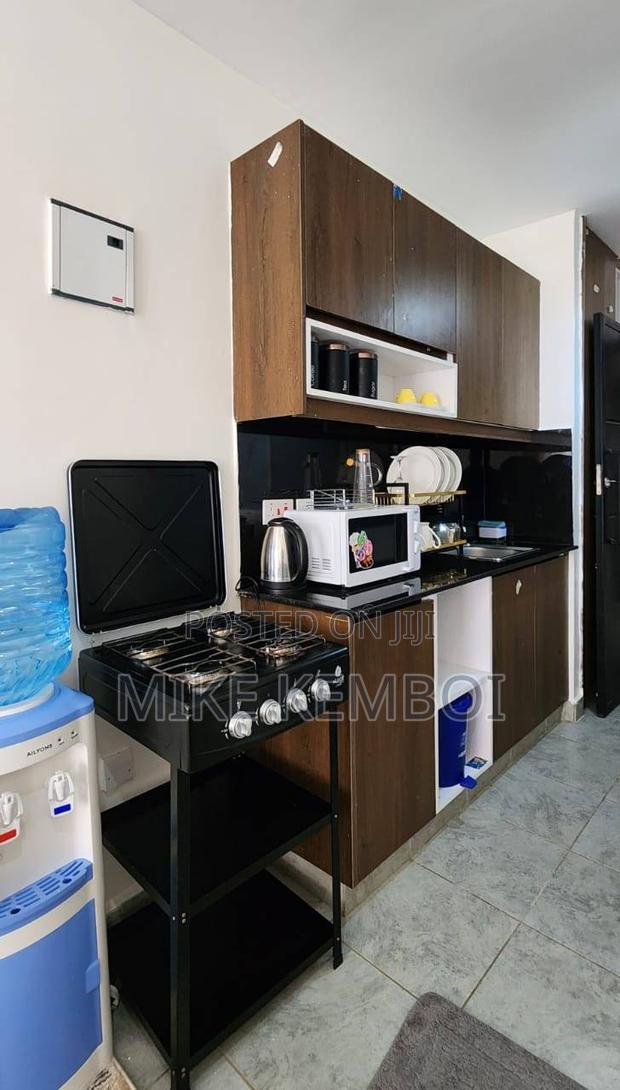 Air BNB Space - 2 Bedroom - thumbnail 4