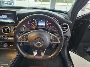 Mercedes-Benz C200 2017 Black