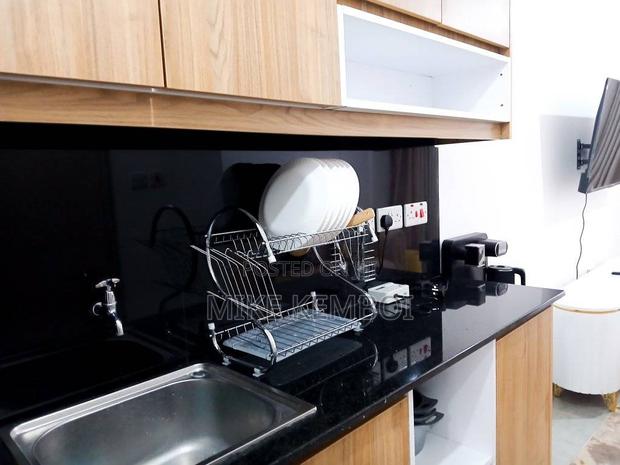 Air BNB - 2 Bedroom Apartment - thumbnail 5