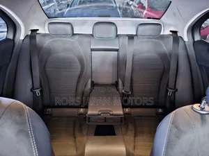 Mercedes-Benz C200 2017 Pearl