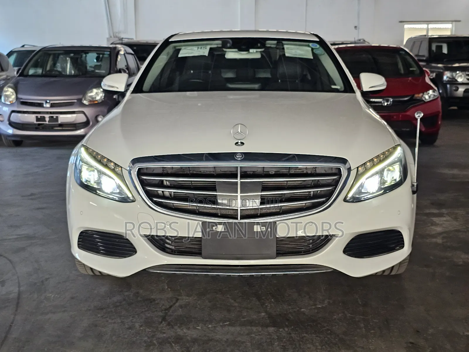 Mercedes-Benz C200 2017 Pearl