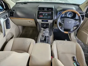Toyota Land Cruiser Prado 2.8 2019 Off white