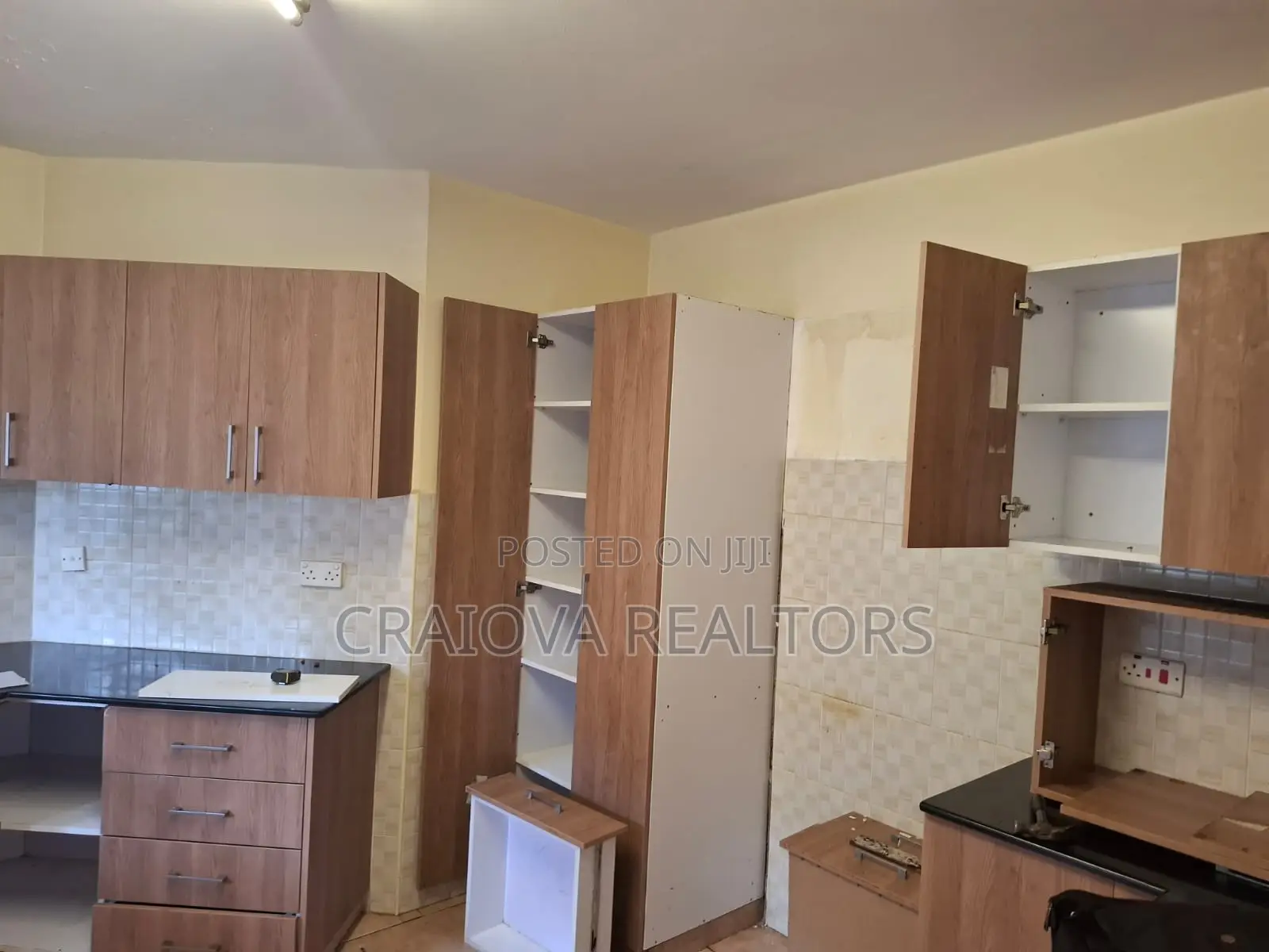 3bdrm Apartment in Valley Arcade for rent