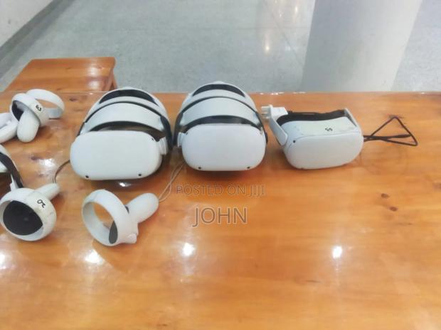 Oculus Quest 2 - main view