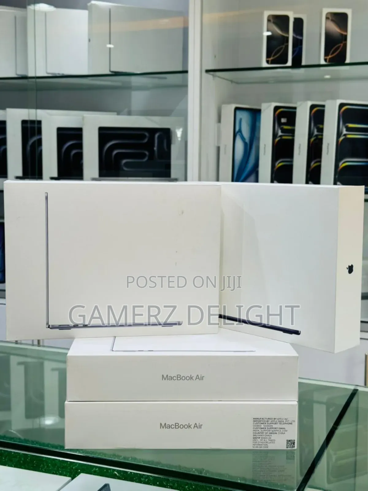 New Laptop Apple MacBook Air 2025 M4 13-Inch 16GB Apple M4 SSD 256GB