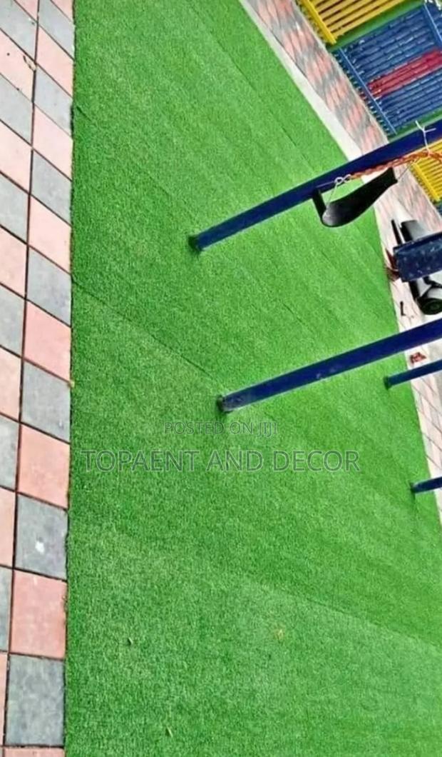 Soft Pile 20mm Thick Artificial Grass Carpet Comfort Walking