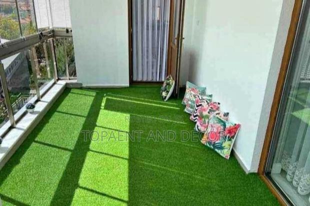 Eco Friendly Artificial Grass Neat and Clean Look - main view