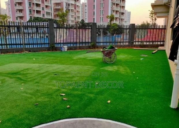 Green Comfort Naturally Inspired House Backyard Artificial Grasscarpet - main view
