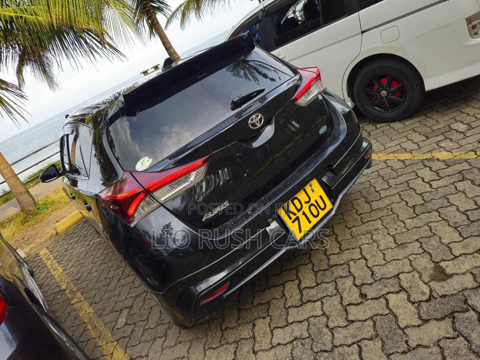 Toyota Auris 2016 Black