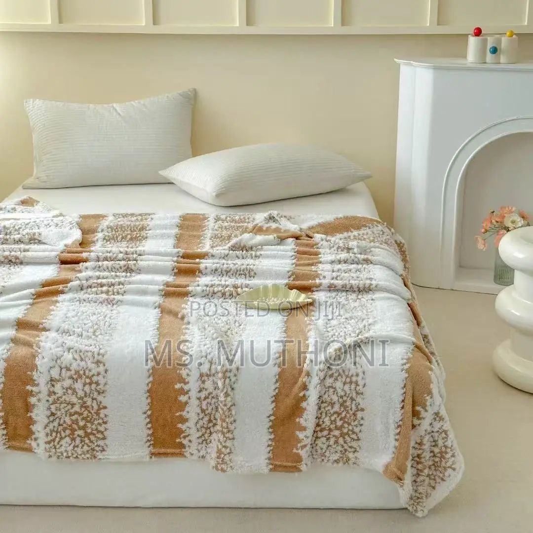 Ultra Soft Plush Lightweight Fuzzy Throw Blanket (6*6)