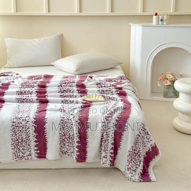 Ultra Soft Plush Lightweight Fuzzy Throw Blanket (6*6) - thumbnail 9