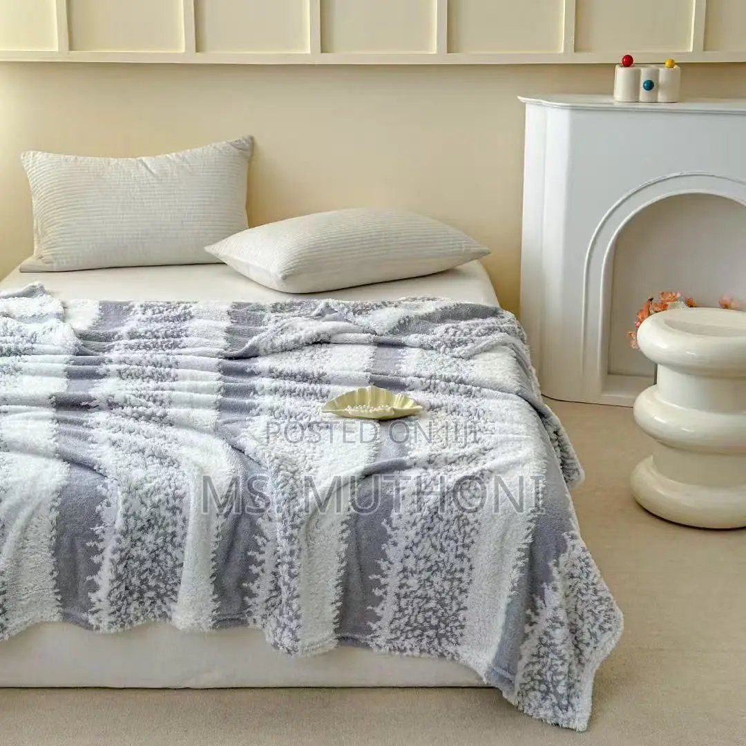 Ultra Soft Plush Lightweight Fuzzy Throw Blanket (6*6)