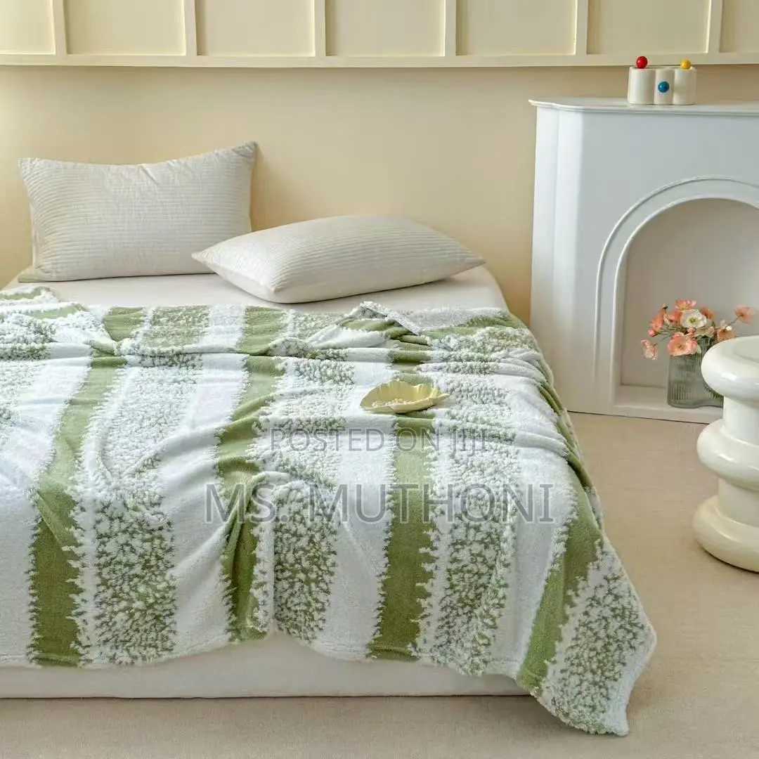 Ultra Soft Plush Lightweight Fuzzy Throw Blanket (6*6)