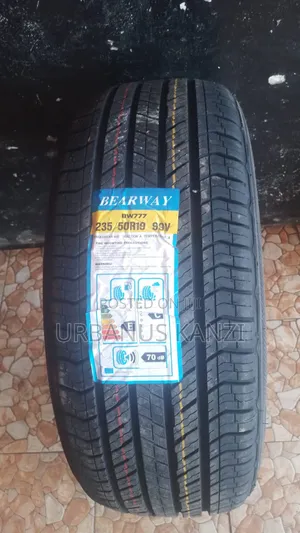 235/50 R19 Bearway Tyre