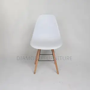Dining Chair; Iconic Eames Designer Plastic Chair
