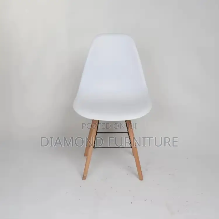Dining Chair; Iconic Eames Designer Plastic Chair