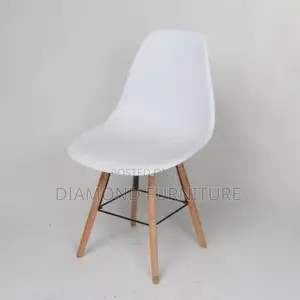 Dining Chair; Iconic Eames Designer Plastic Chair
