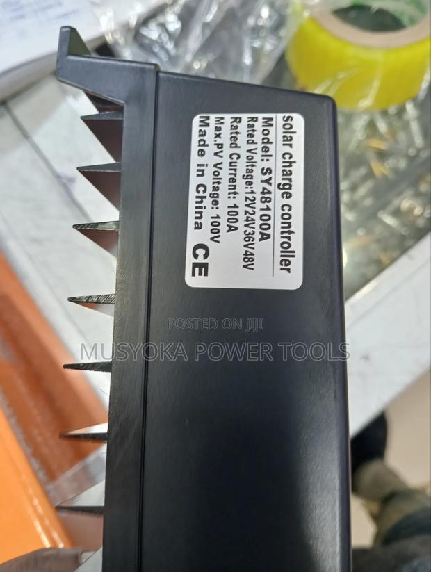 100a Solar Charger Controller - main view