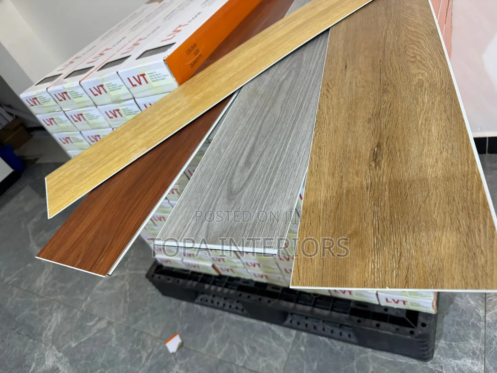 Wooden Like Waterproof Luxury Vinyl Flooring Tiles