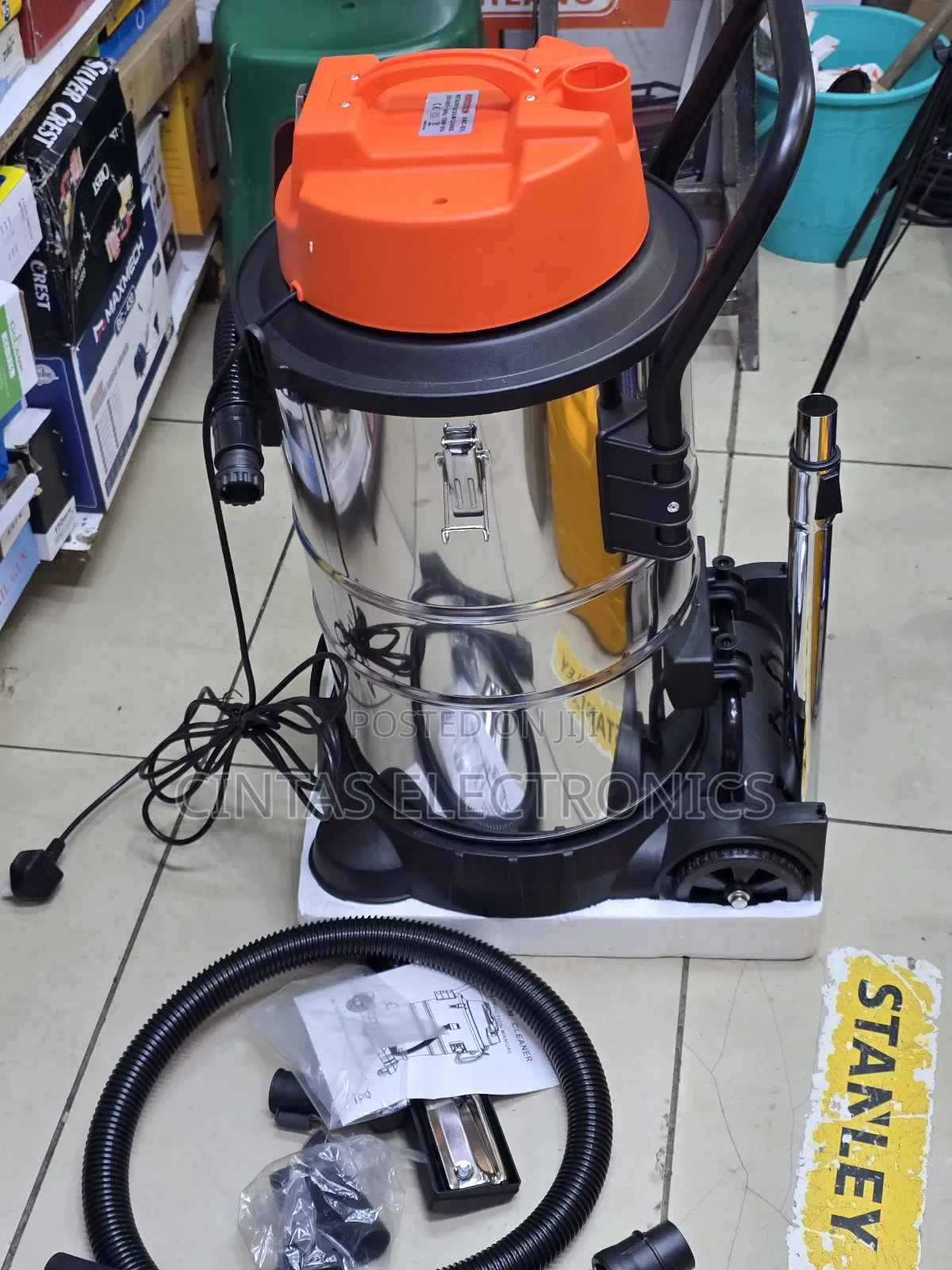 Wheeled 50l Vacuum Cleaner