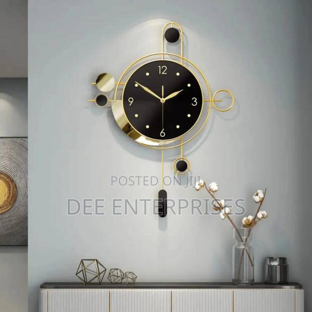 Modern Luxury Wall Clock - main view