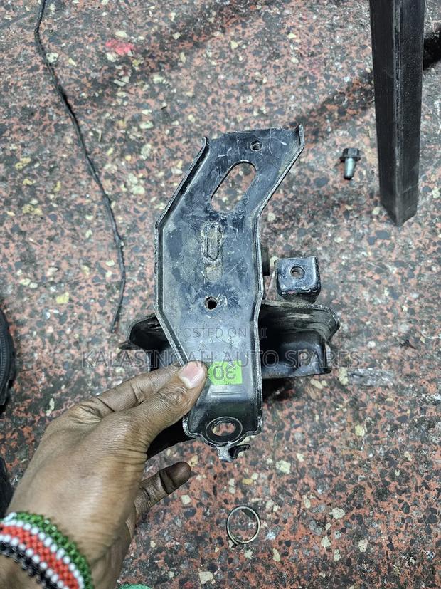 Ractis Gear Mounting - main view