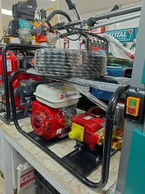 Portable Power Sprayer With Hose Pipe