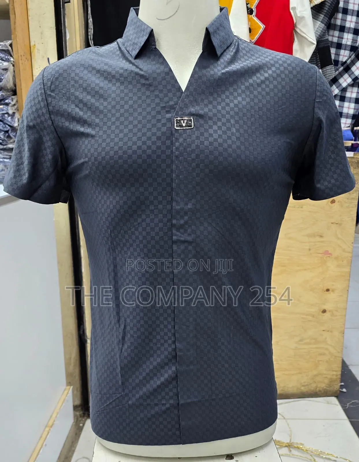 Quality Silk Streaching Casual Plain Collar Tshirts Available