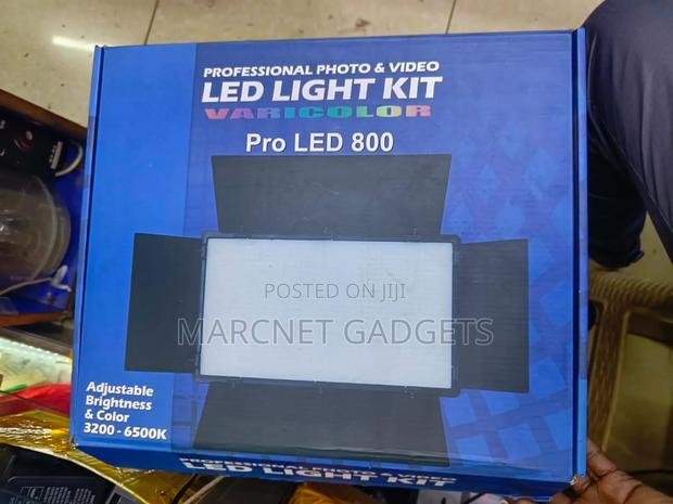 3 Modes Pro Led 800 Light + Tripod 2.2m and 3 Batteries