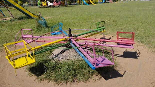 Strong Kids Merry Go Round - main view