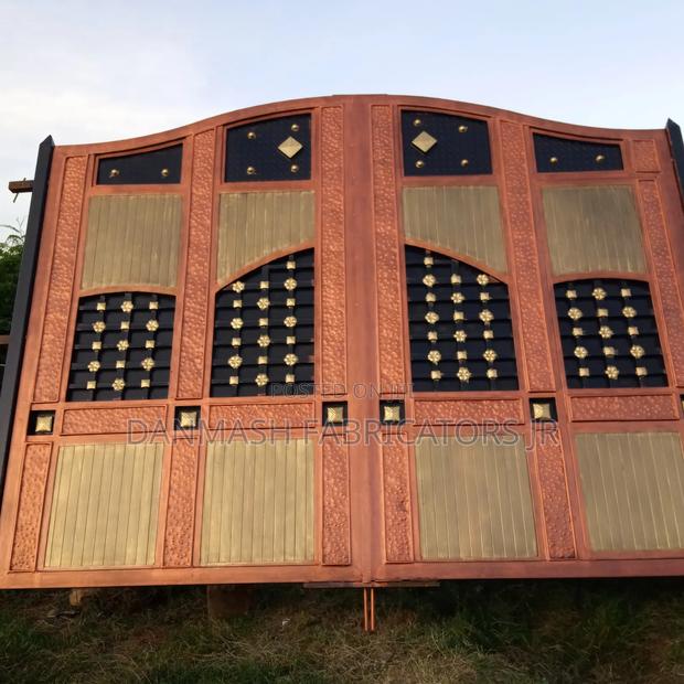 Strong Metal Gate (Brown Gold Design)